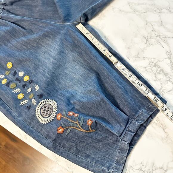 Indie Floral Embroidered Chambray Lantern Shorts women’s size small - Picture 10 of 10